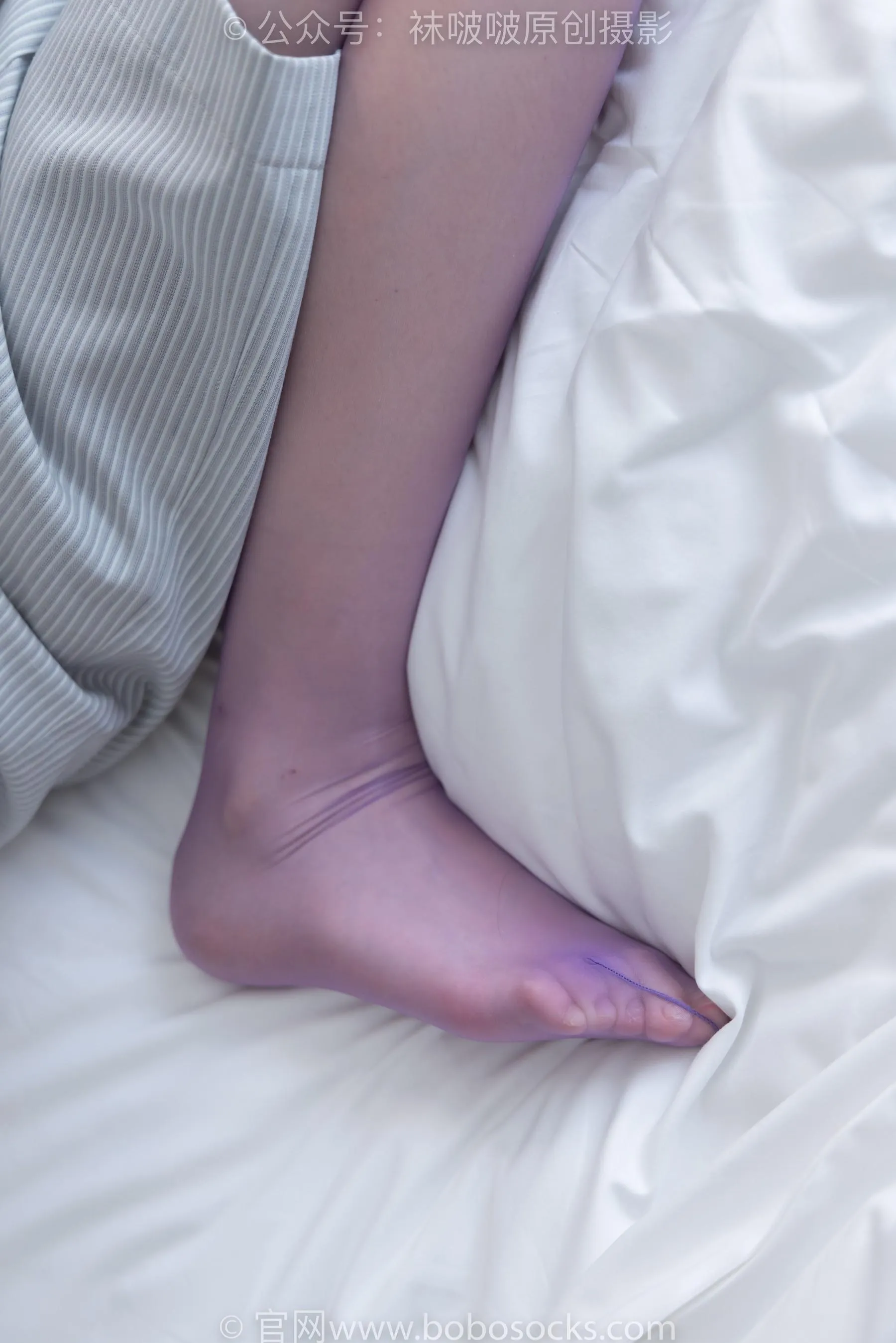 [BoBoSocks袜啵啵]NO.205 小甜豆-白色高跟鞋、紫色油亮丝袜[23] [53P]插图8